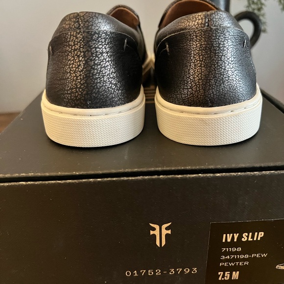 FRYE Slip-On (IVY) - Picture 5 of 7